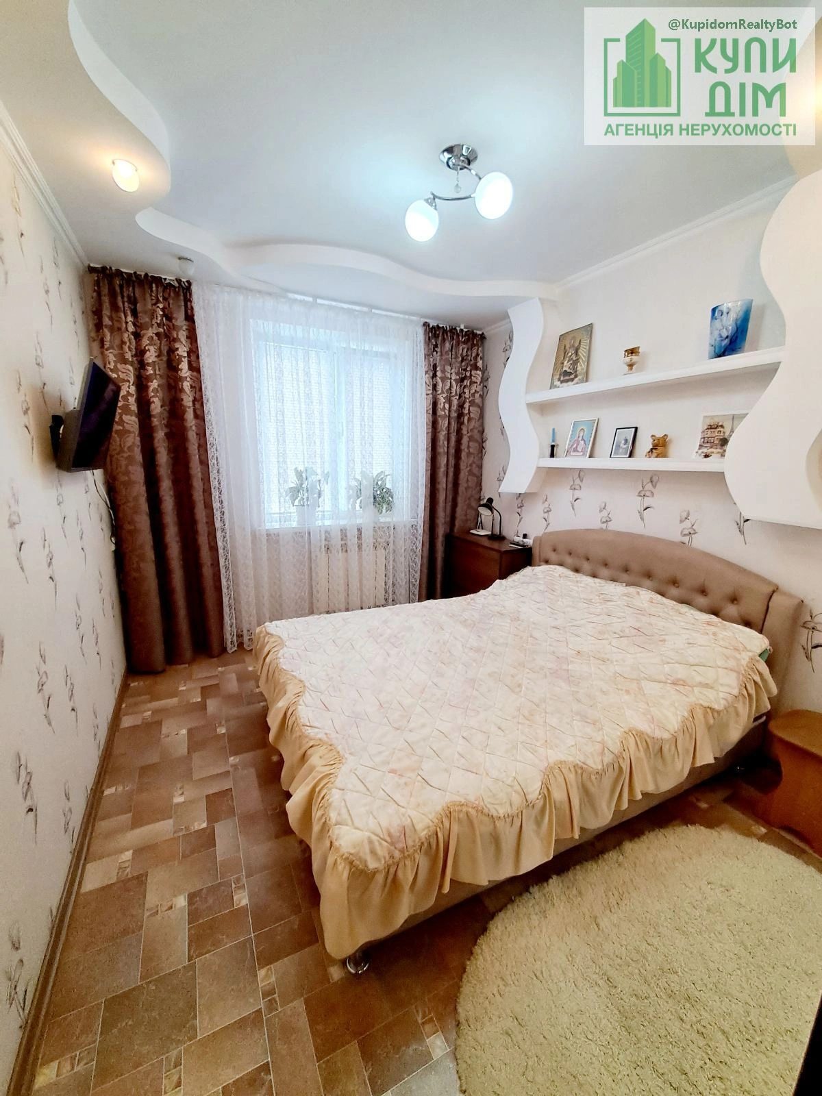 Продаж квартири 2 кімнати, 51 m², 7 пов./10 поверхів. Подільський (ленінський), Кропивницький. 