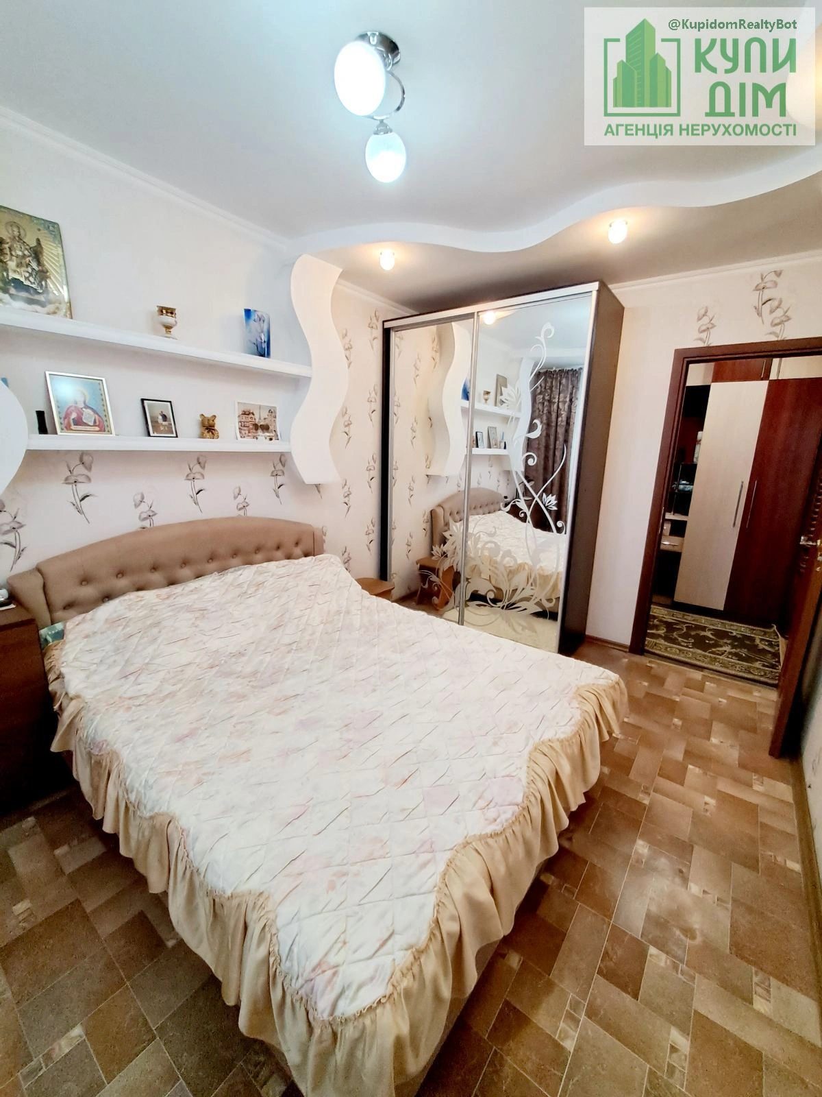 Продаж квартири 2 кімнати, 51 m², 7 пов./10 поверхів. Подільський (ленінський), Кропивницький. 