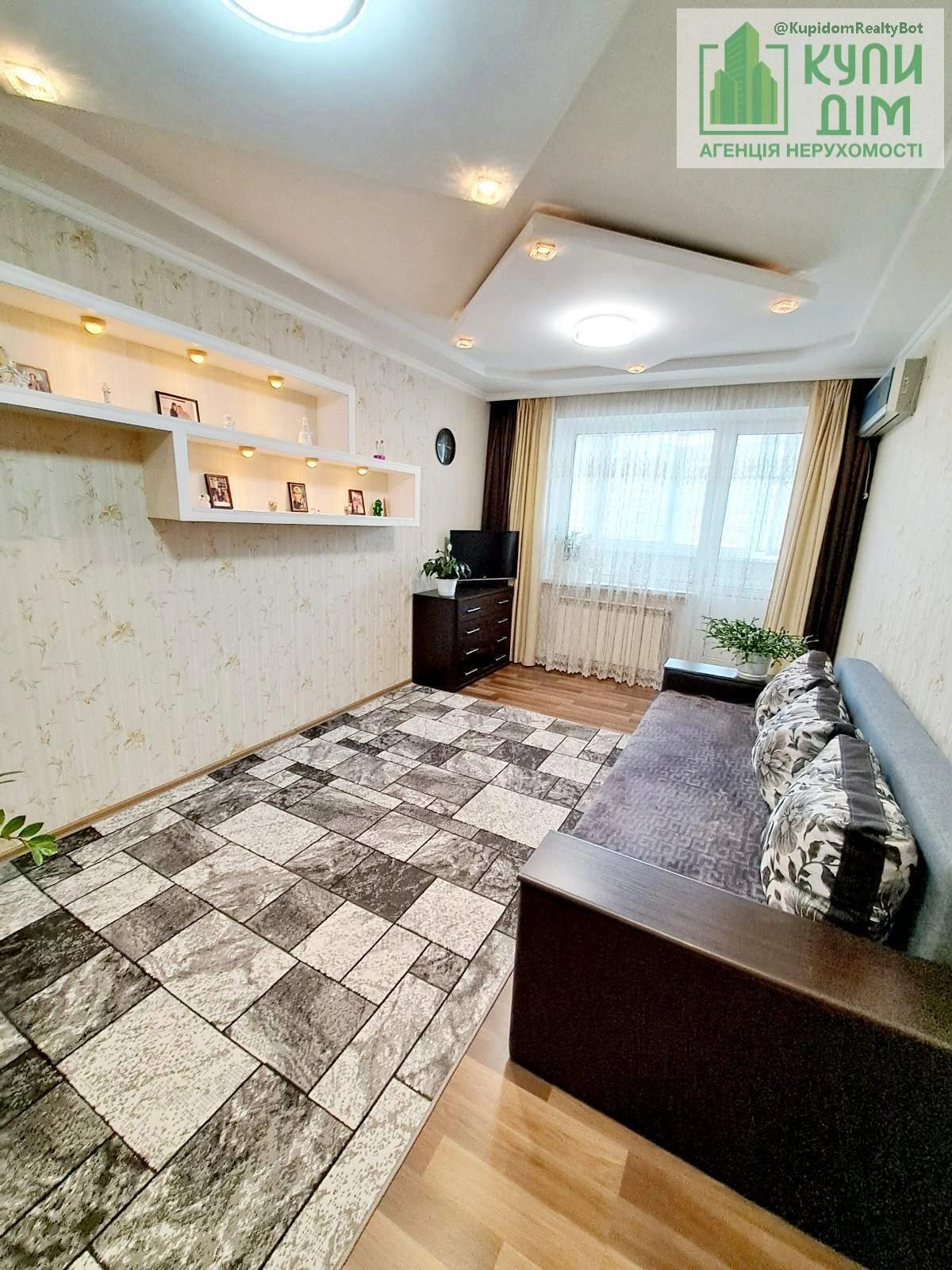 Продаж квартири 2 кімнати, 51 m², 7 пов./10 поверхів. Подільський (ленінський), Кропивницький. 