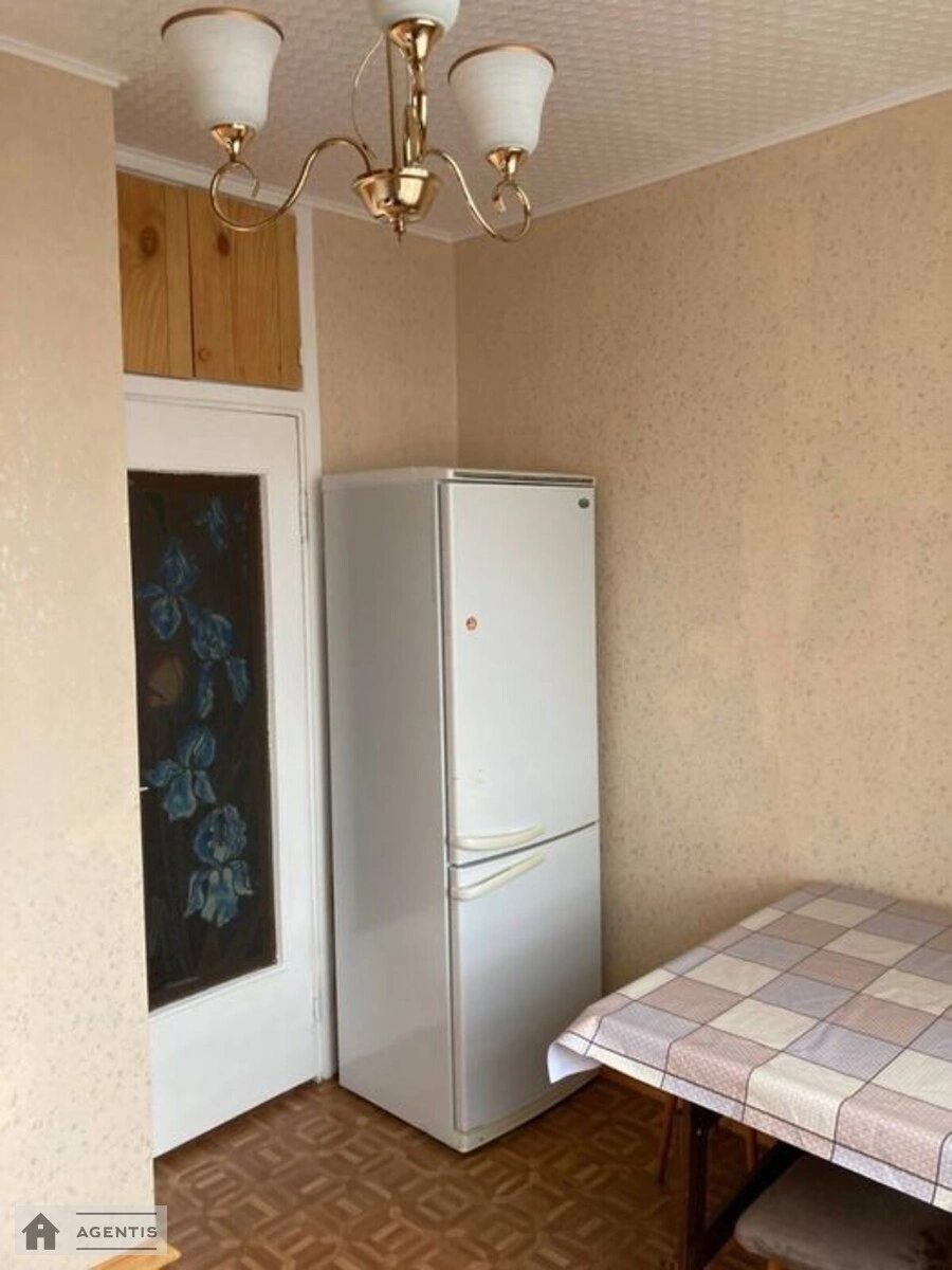 Здам квартиру 1 кімната, 35 m², 2 пов./6 поверхів. 92, Велика Васильківська 92, Київ. 