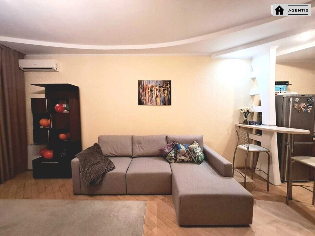 Apartment for rent 2 rooms, 67 m², 4th fl./17 floors. 59, Zhylyanska 59, Kyiv. 