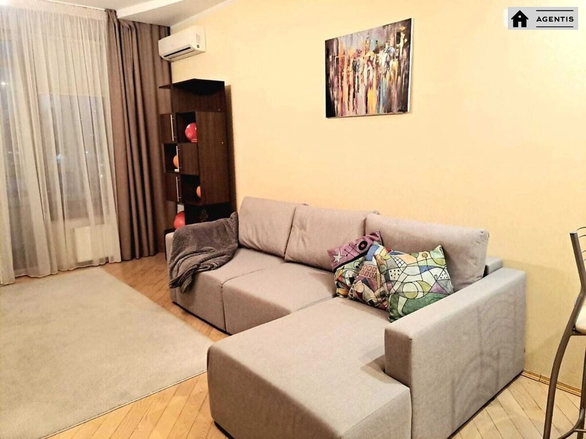 Apartment for rent 2 rooms, 67 m², 4th fl./17 floors. 59, Zhylyanska 59, Kyiv. 