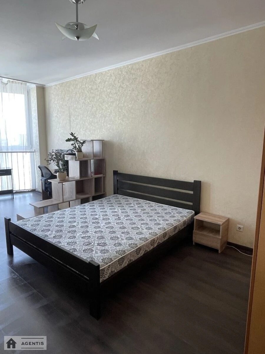 Сдам квартиру 1 комната, 50 m², 22 эт./25 этажей. 2, Драгоманова 2, Киев. 