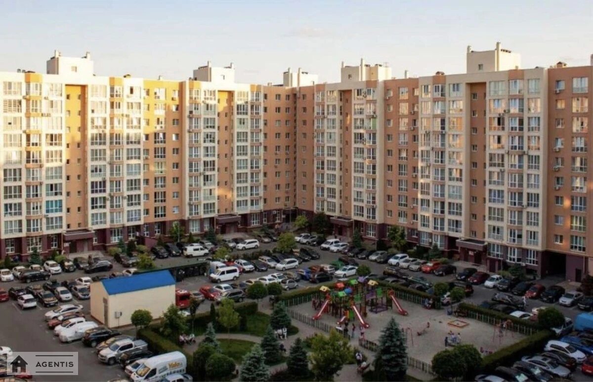 Сдам квартиру 1 комната, 40 m², 10 эт./11 этажей. Гетьманська , Софиевская Борщаговка. 