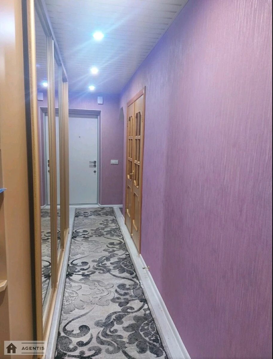 Здам квартиру 3 кімнати, 64 m², 5 пов./9 поверхів. 9, Доківська вул., Київ. 