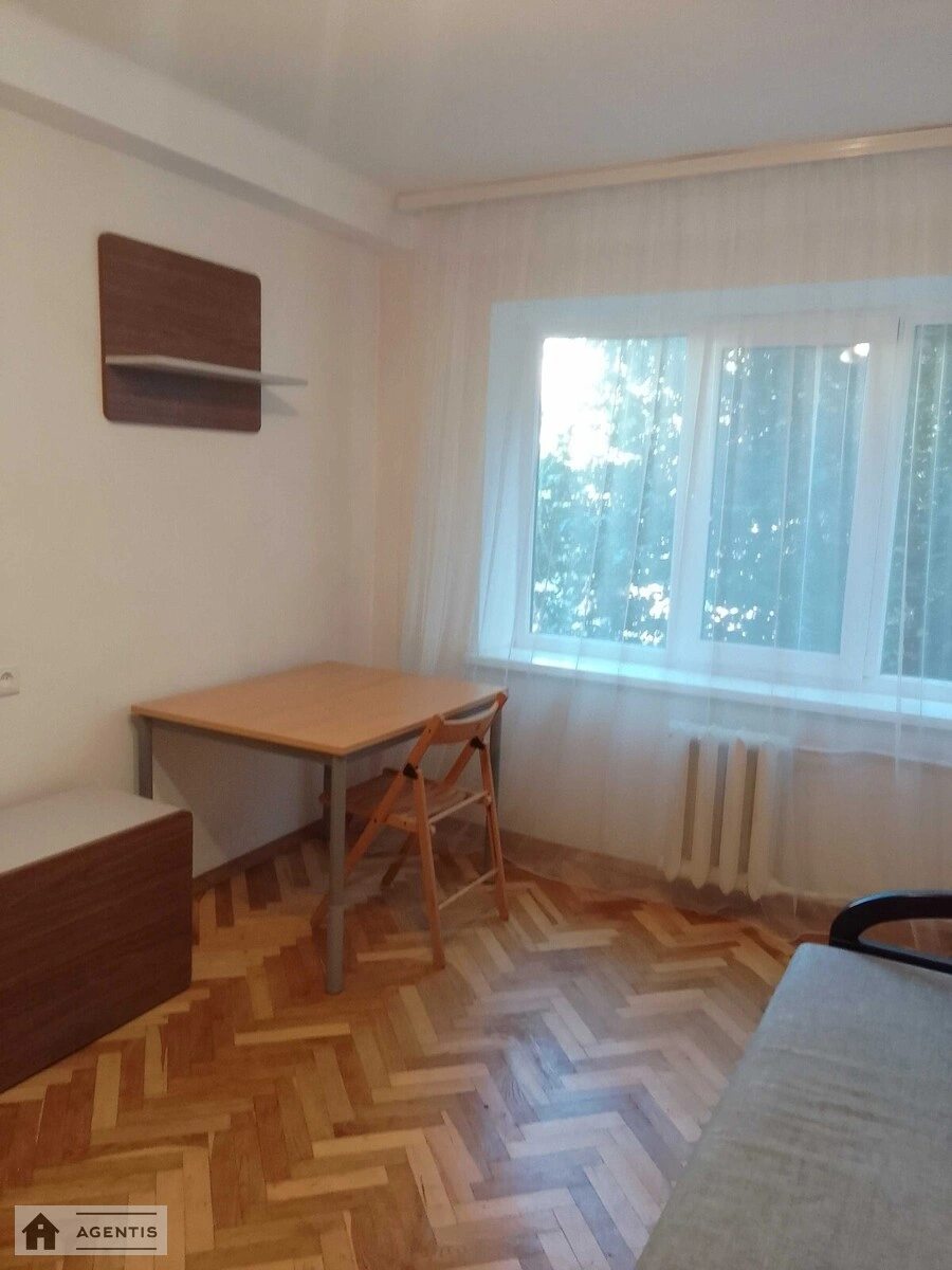 Сдам квартиру 2 комнаты, 46 m², 2 эт./5 этажей. 61, Данила Щербаківського вул. (Щербакова), Киев. 