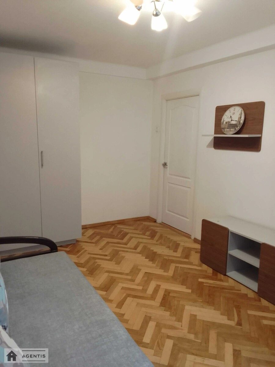 Сдам квартиру 2 комнаты, 46 m², 2 эт./5 этажей. 61, Данила Щербаківського вул. (Щербакова), Киев. 