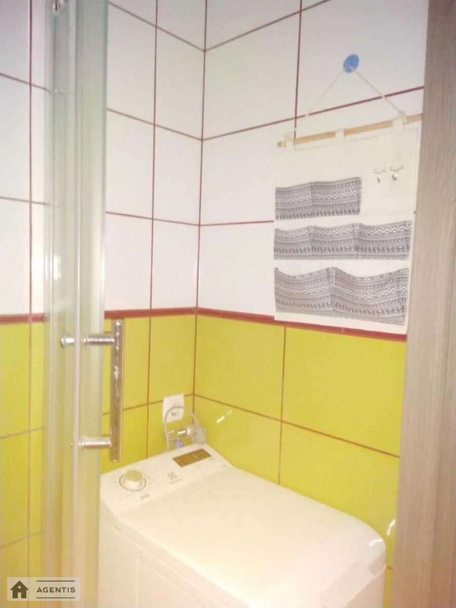 Сдам квартиру 2 комнаты, 48 m², 7 эт./12 этажей. 3, Андрія Малишка вул., Киев. 