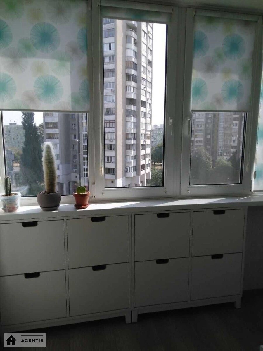 Apartment for rent 2 rooms, 48 m², 7th fl./12 floors. 3, Andriya Malyshka vul., Kyiv. 