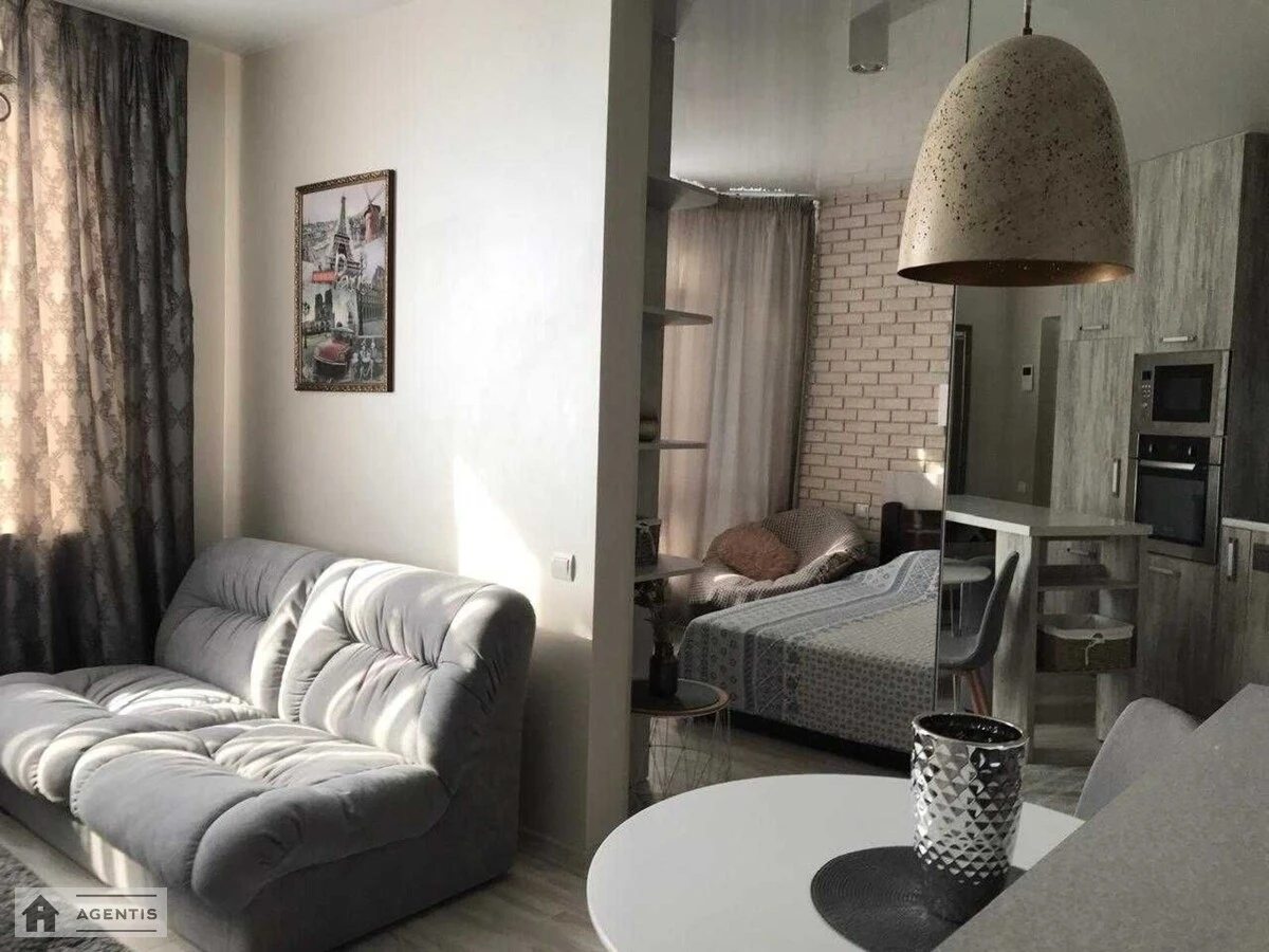 Apartment for rent 2 rooms, 40 m², 7th fl./8 floors. Naberezhno-Korchuvatska, Kyiv. 