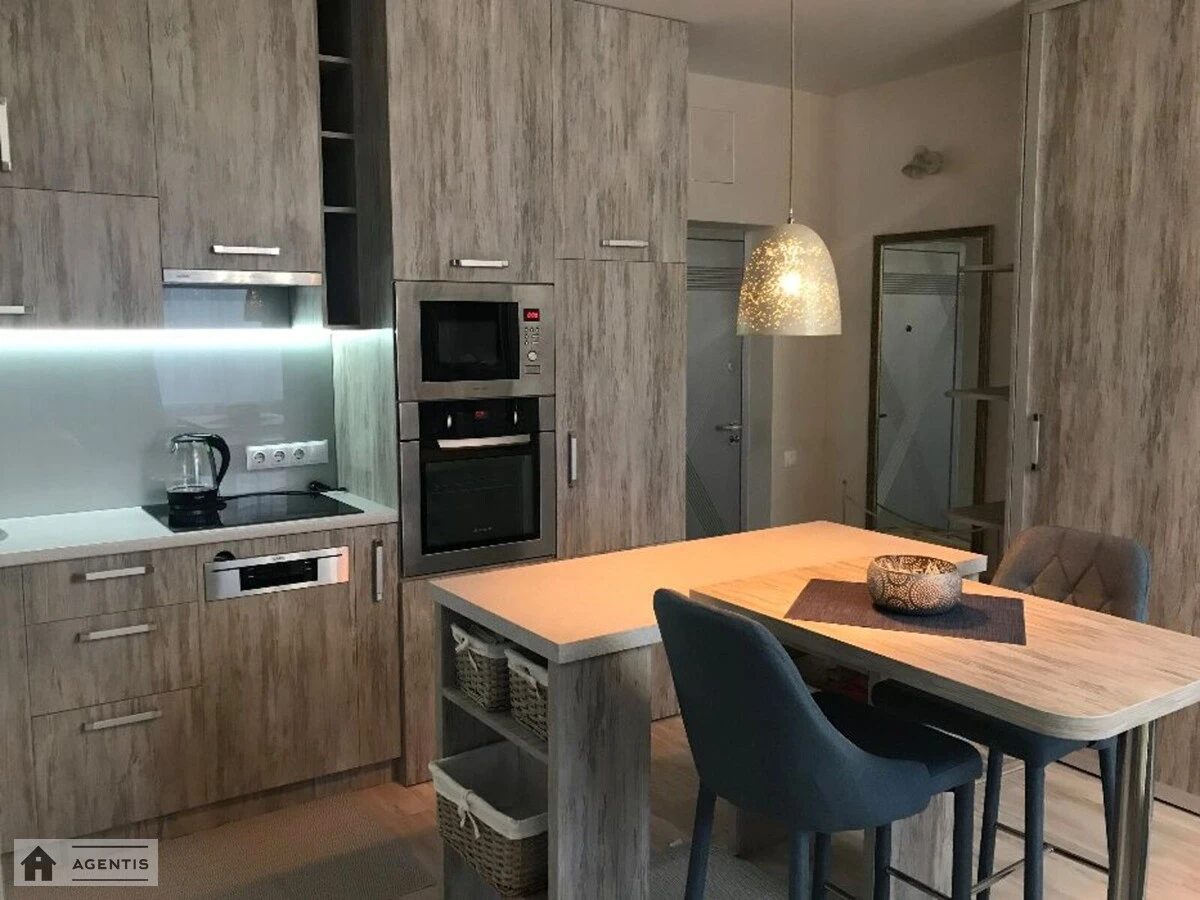 Здам квартиру 2 кімнати, 40 m², 7 пов./8 поверхів. Набережно-Корчуватська, Київ. 