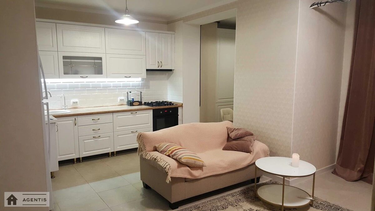 Сдам квартиру 4 комнаты, 95 m², 9 эт./10 этажей. 28, Героїв Небесної сотні , Софиевская Борщаговка. 