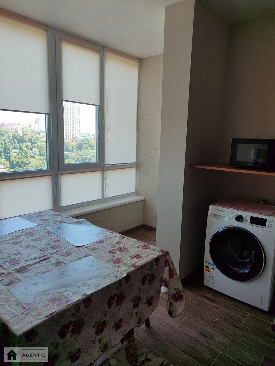 Apartment for rent 3 rooms, 80 m², 12th fl./24 floors. Kadetskiy Gay, Kyiv. 