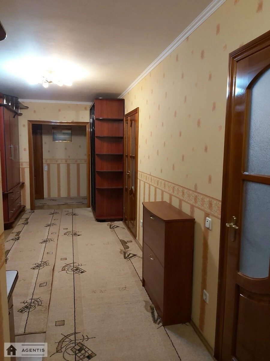 Apartment for rent 3 rooms, 79 m², 5th fl./9 floors. Kotsyubynske. 