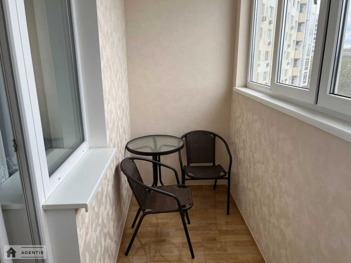 Apartment for rent 1 room, 46 m², 8th fl./14 floors. Nyvska vul., Kyiv. 