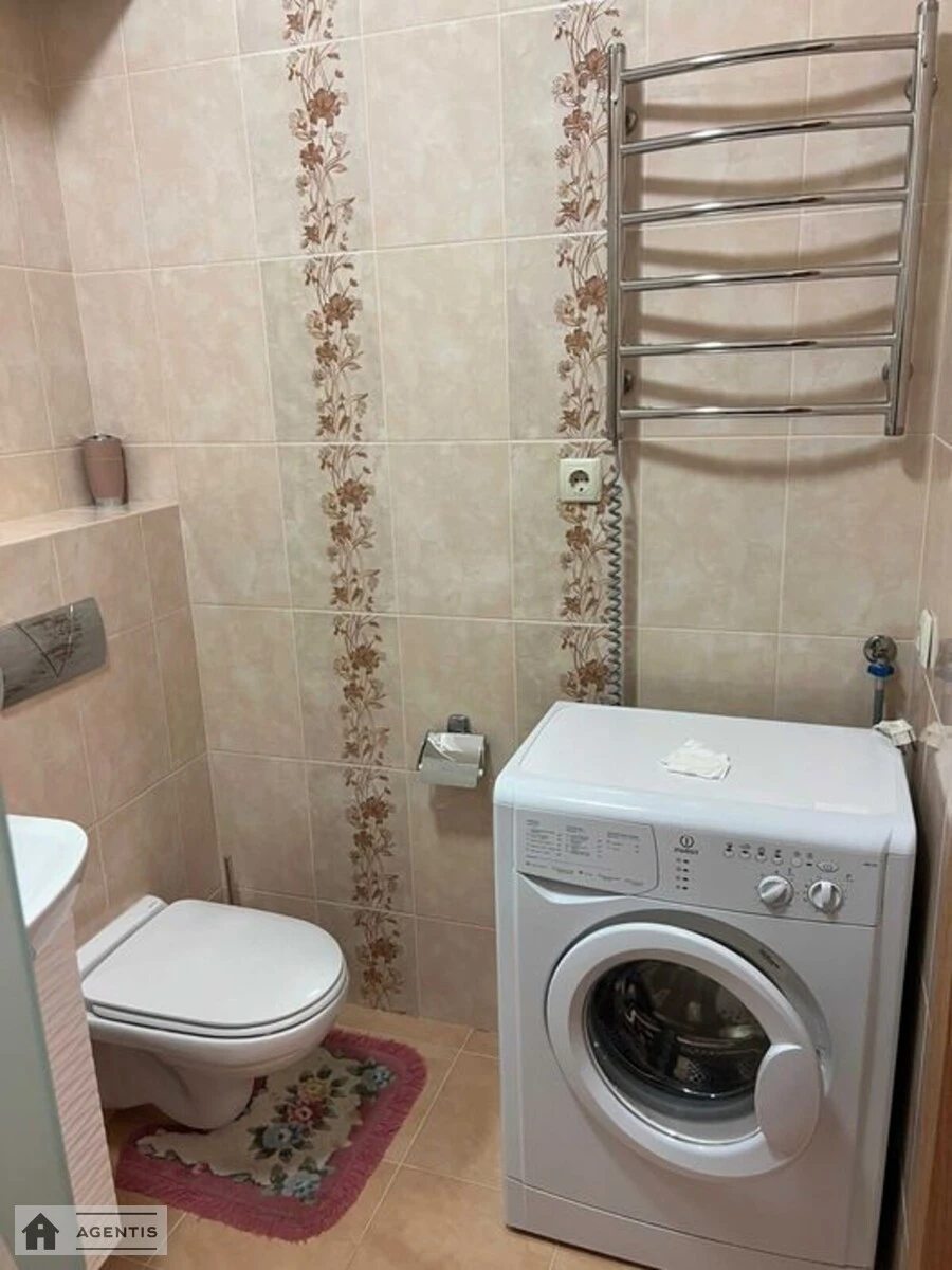 Здам квартиру 1 кімната, 46 m², 8 пов./14 поверхів. Нивська вул., Київ. 