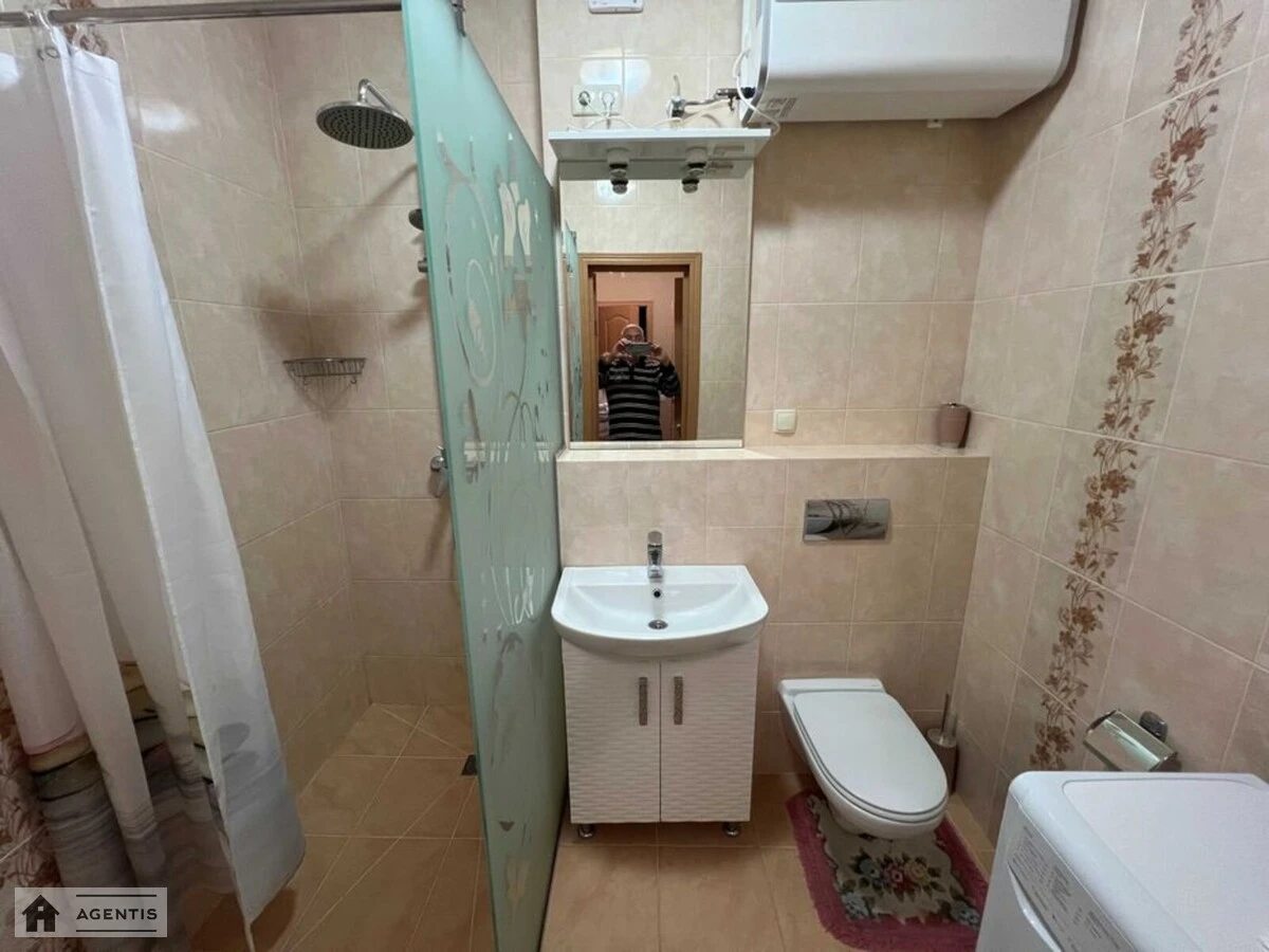 Здам квартиру 1 кімната, 46 m², 8 пов./14 поверхів. Нивська вул., Київ. 