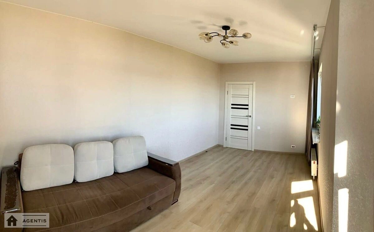 Apartment for rent 1 room, 41 m², 2nd fl./9 floors. Novoselky. 