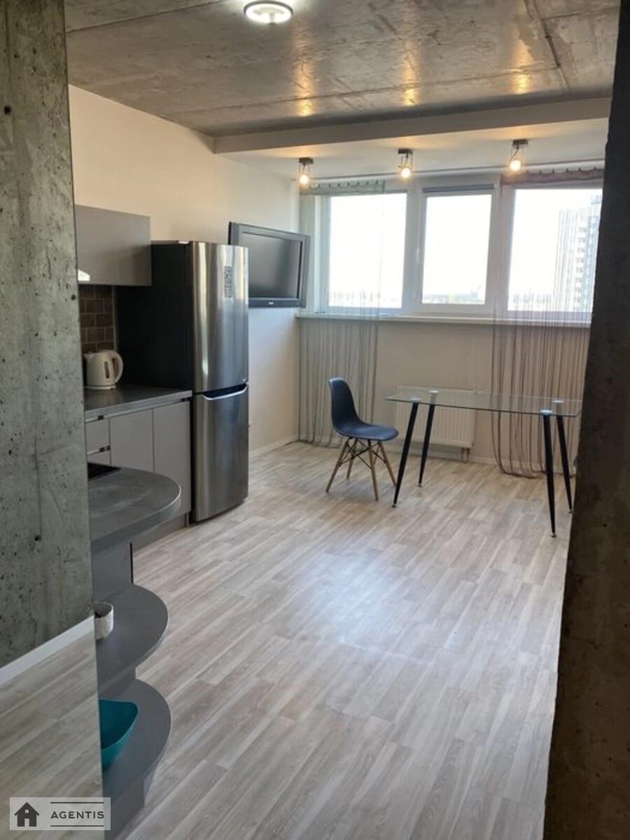 Сдам квартиру 1 комната, 40 m², 17 эт./26 этажей. 15, Соломії Крушельницької вул., Киев. 