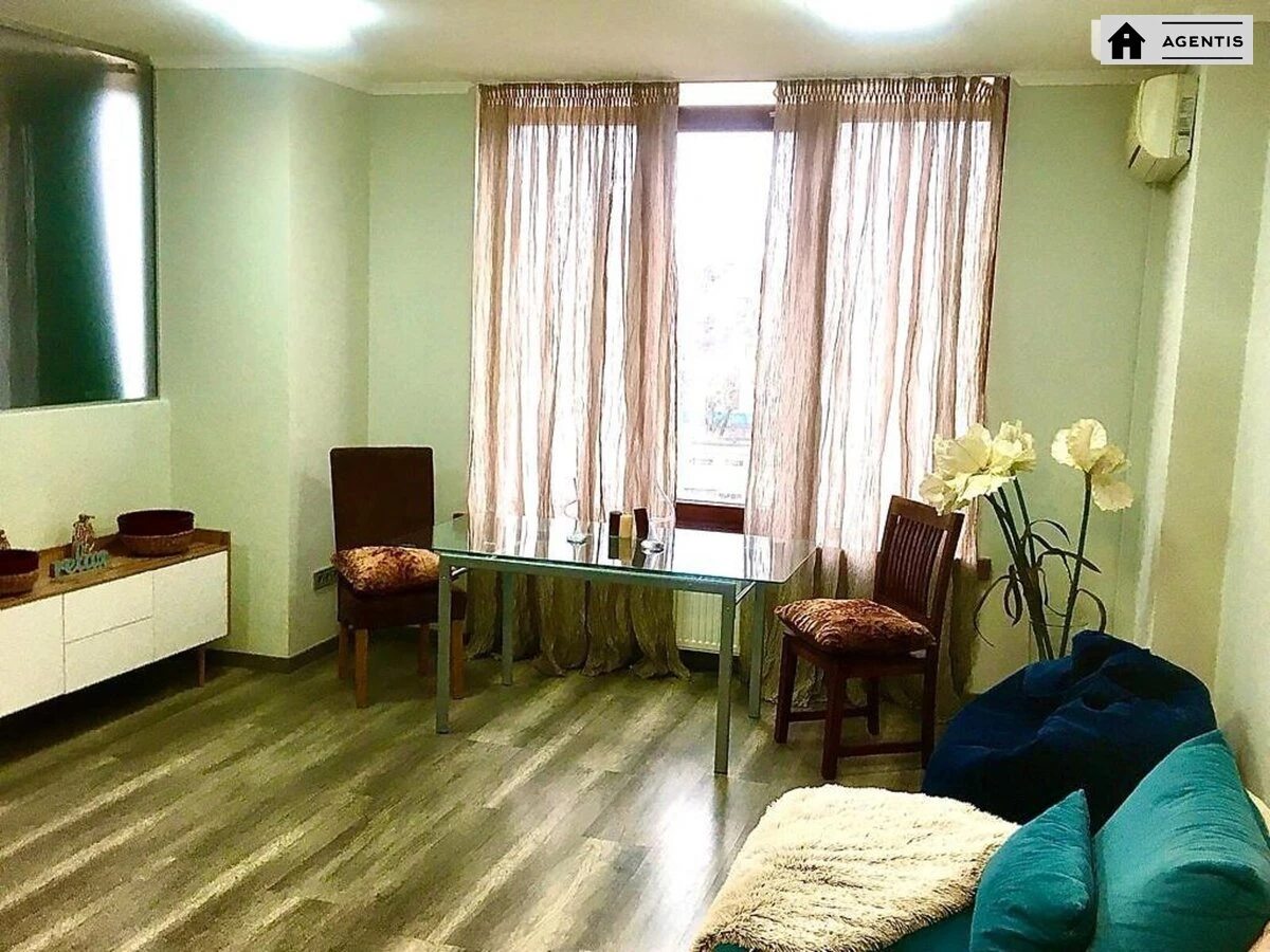 Apartment for rent 2 rooms, 67 m², 10th fl./17 floors. 59, Zhylyanska 59, Kyiv. 