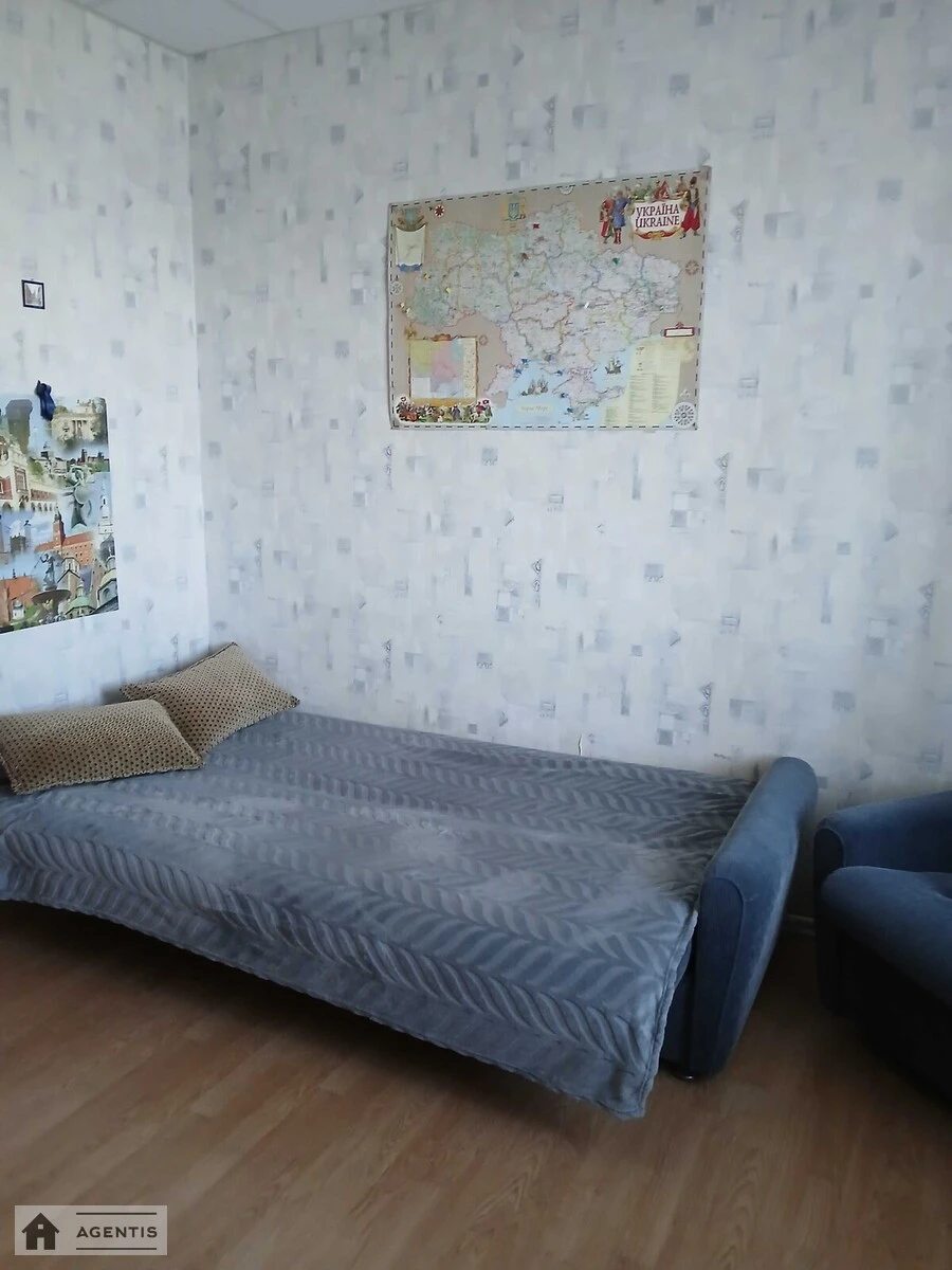 Сдам квартиру 2 комнаты, 60 m², 7 эт./16 этажей. 31, Драгоманова 31, Киев. 