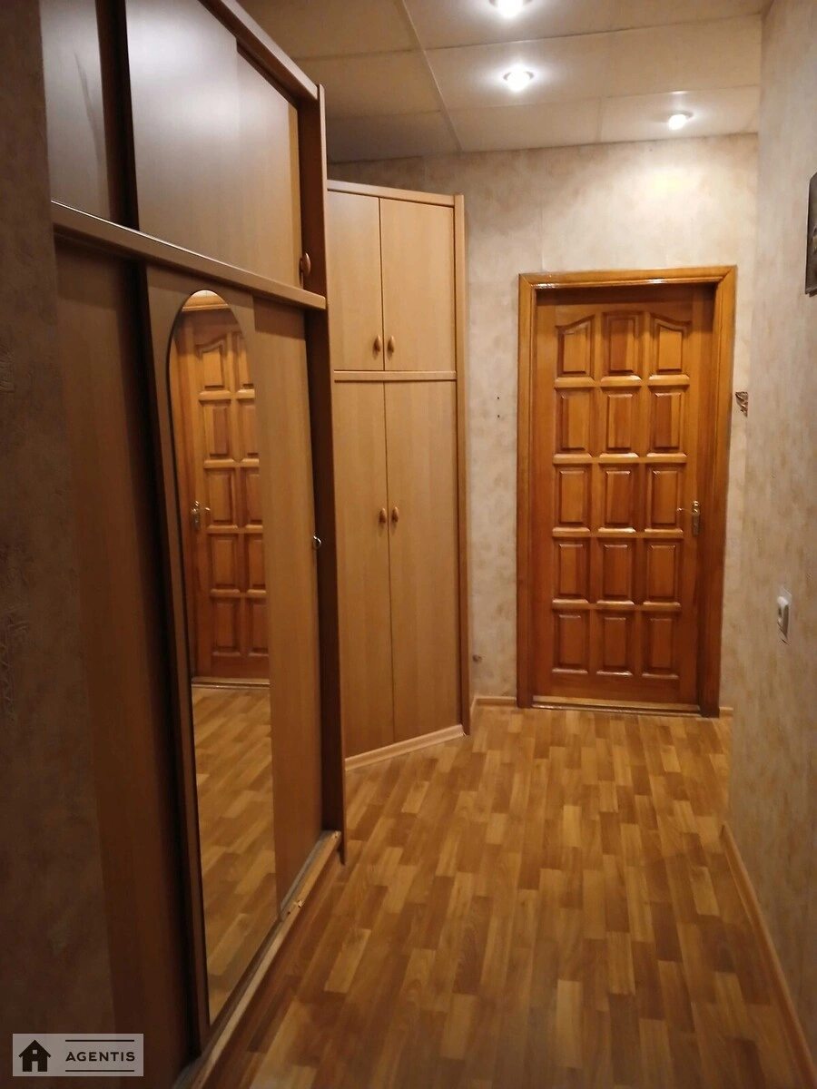 Apartment for rent 2 rooms, 60 m², 7th fl./16 floors. 31, Dragomanova 31, Kyiv. 