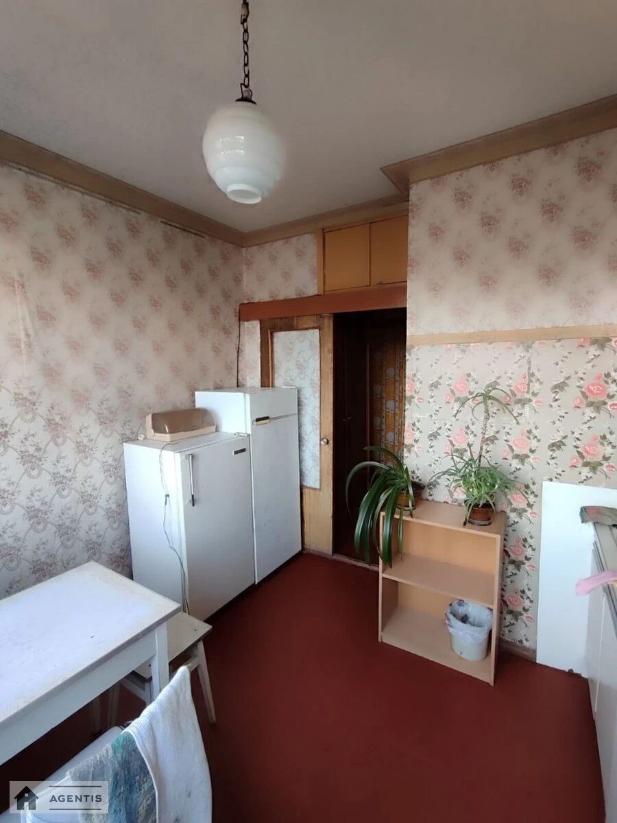 Сдам квартиру 2 комнаты, 56 m², 8 эт./12 этажей. 20, Георгія Гонгадзе просп., Киев. 