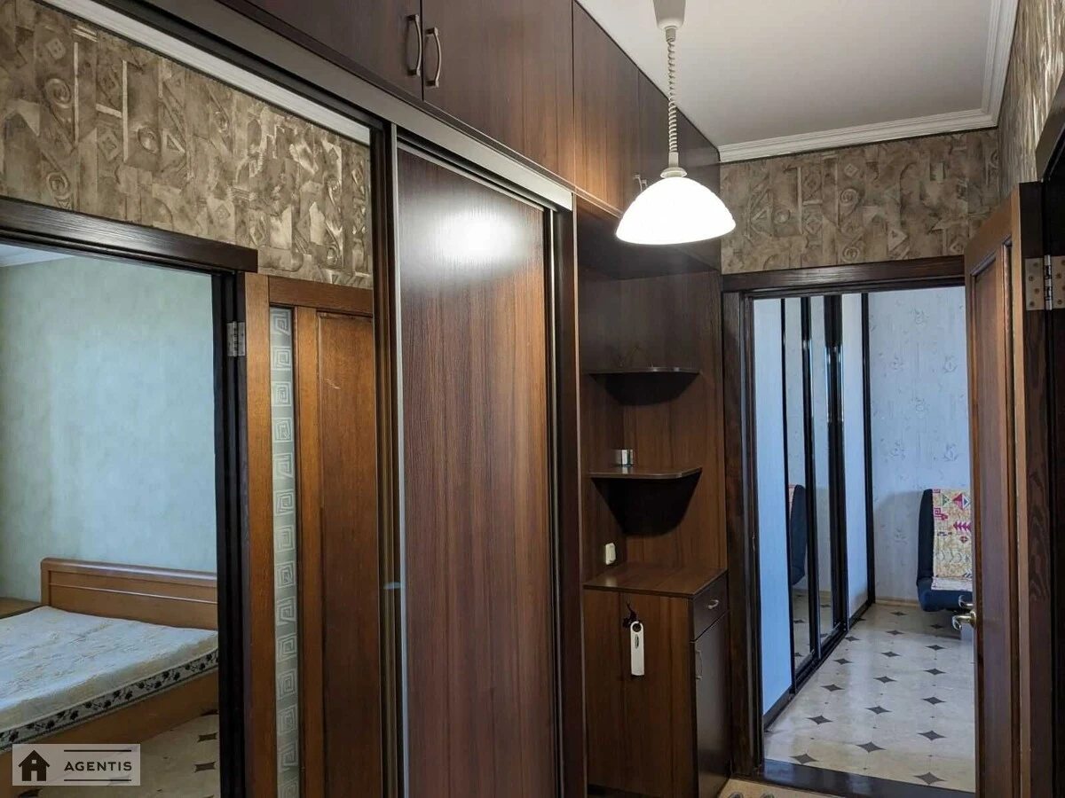 Сдам квартиру 2 комнаты, 55 m², 10 эт./18 этажей. Оноре де Бальзака вул., Киев. 