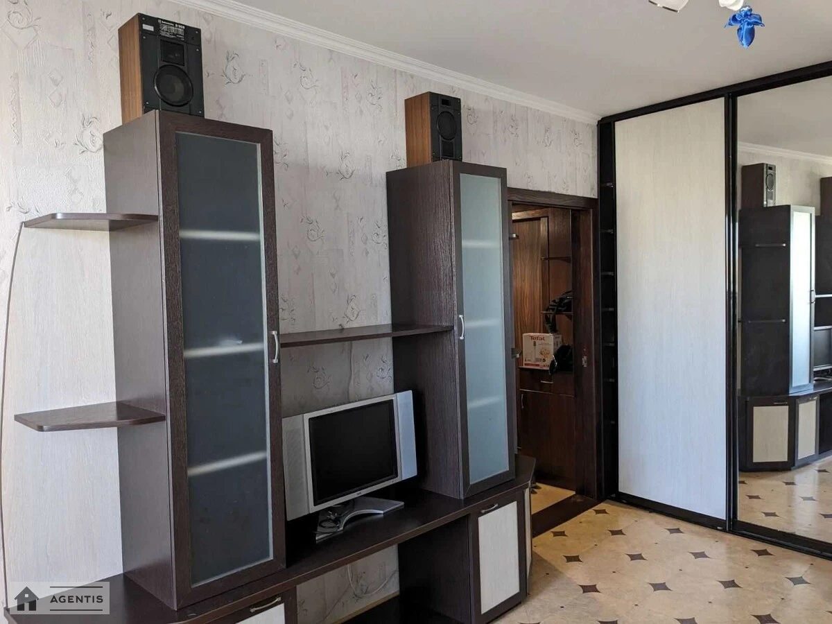 Сдам квартиру 2 комнаты, 55 m², 10 эт./18 этажей. Оноре де Бальзака вул., Киев. 