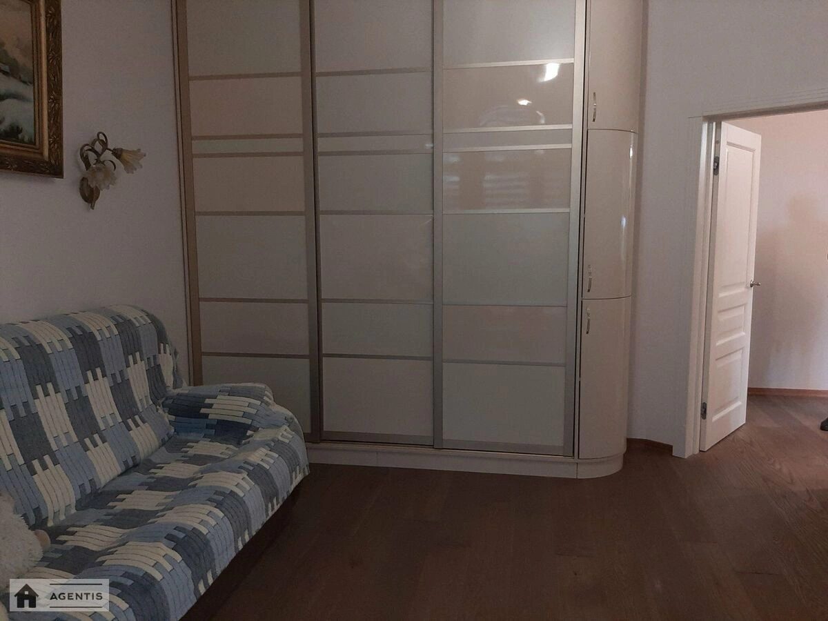 Сдам квартиру 3 комнаты, 90 m², 4 эт./17 этажей. 36, Євгена Коновальця вул. (Щорса), Киев. 