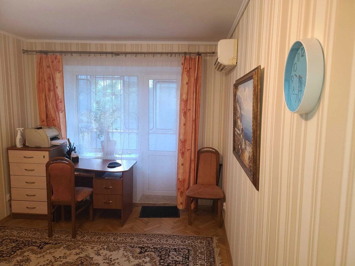 Сдам квартиру 2 комнаты, 43 m², 5 эт./5 этажей. 30, Бойчука , Киев. 