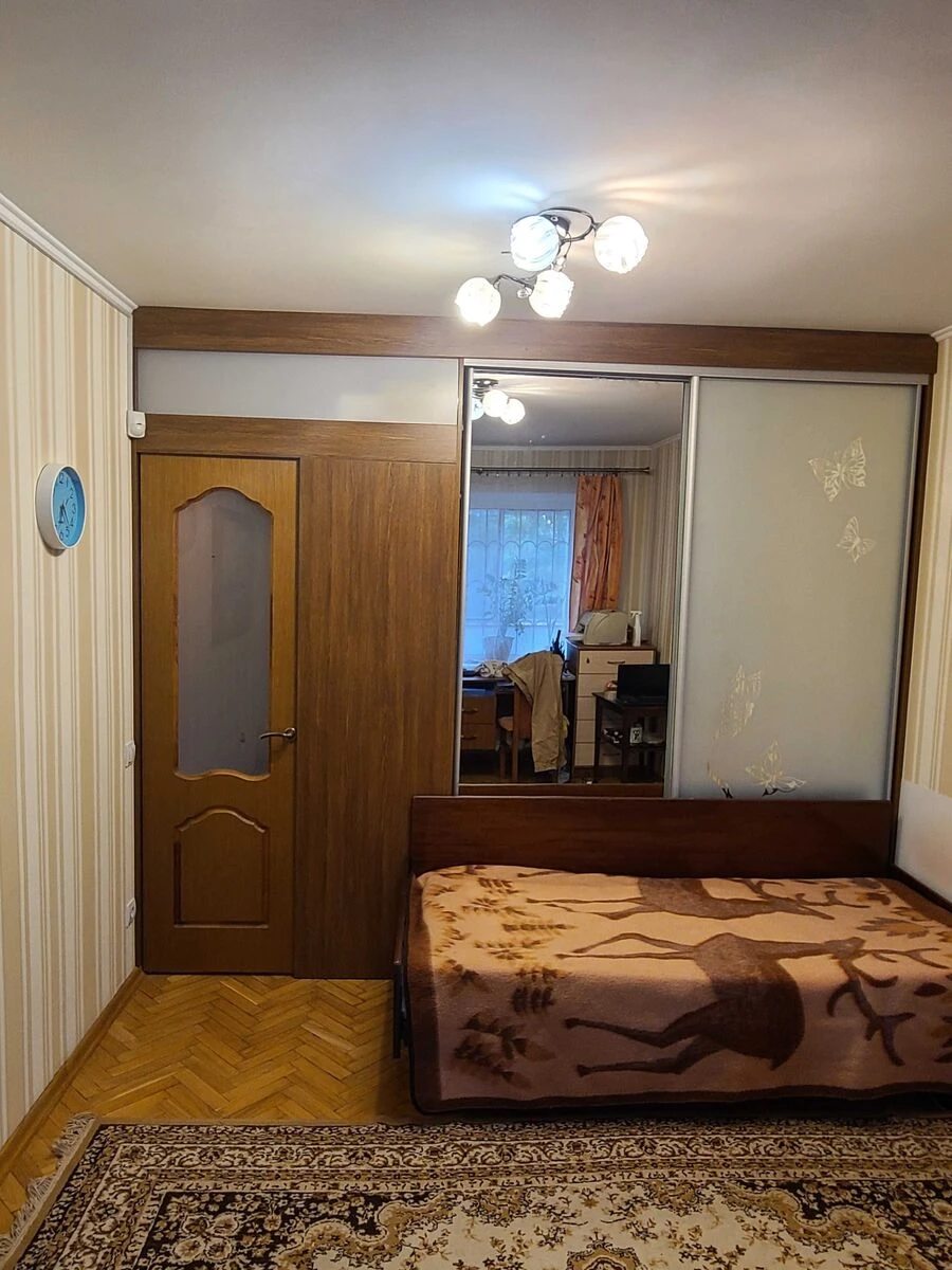 Сдам квартиру 2 комнаты, 43 m², 5 эт./5 этажей. 30, Бойчука , Киев. 