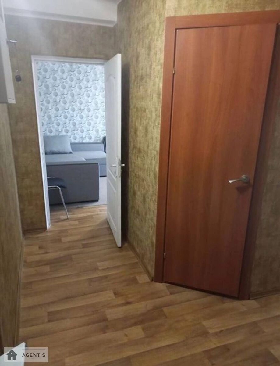 Сдам квартиру 1 комната, 34 m², 5 эт./9 этажей. Днепровский район, Киев. 