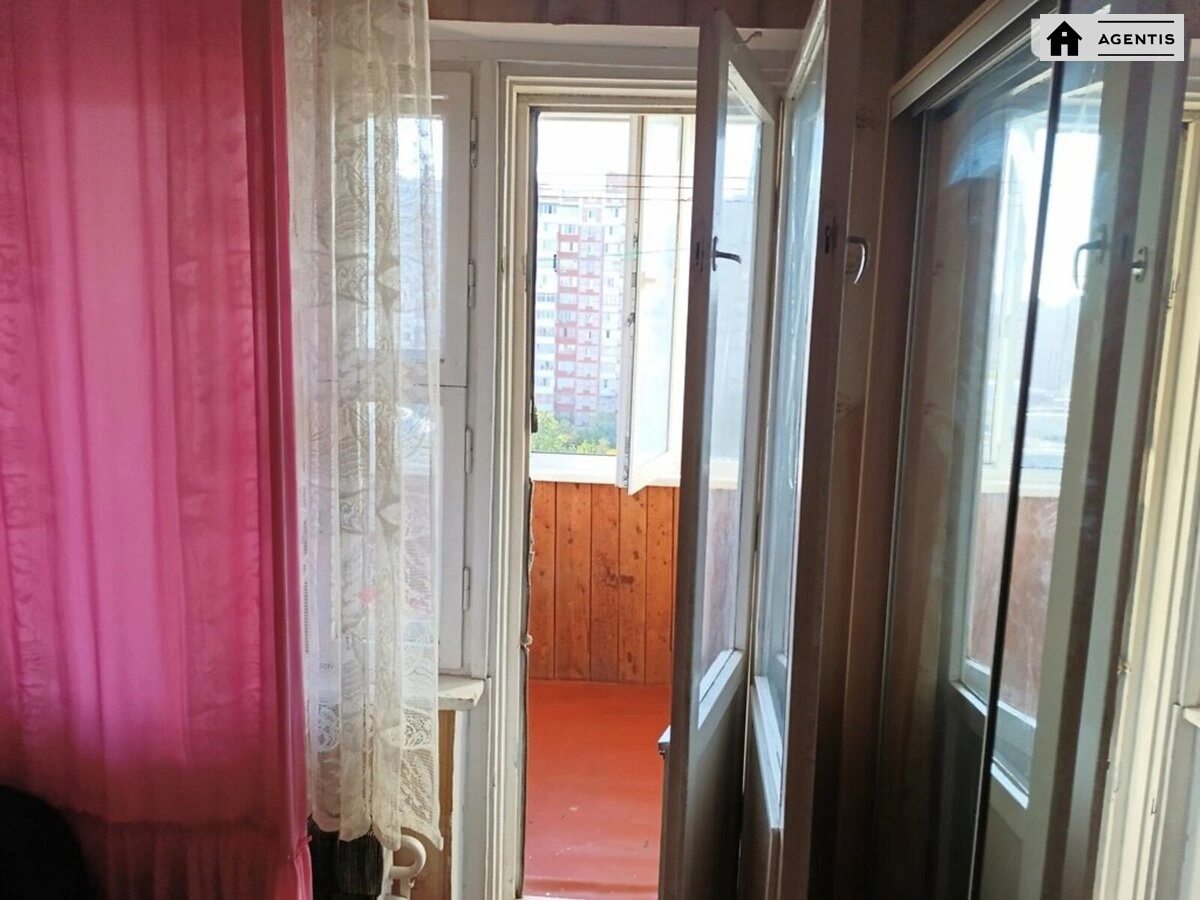 Apartment for rent 2 rooms, 57 m², 7th fl./16 floors. 52, Chervonoyi Kalyny prosp. Volodymyra Mayakovskoho, Kyiv. 