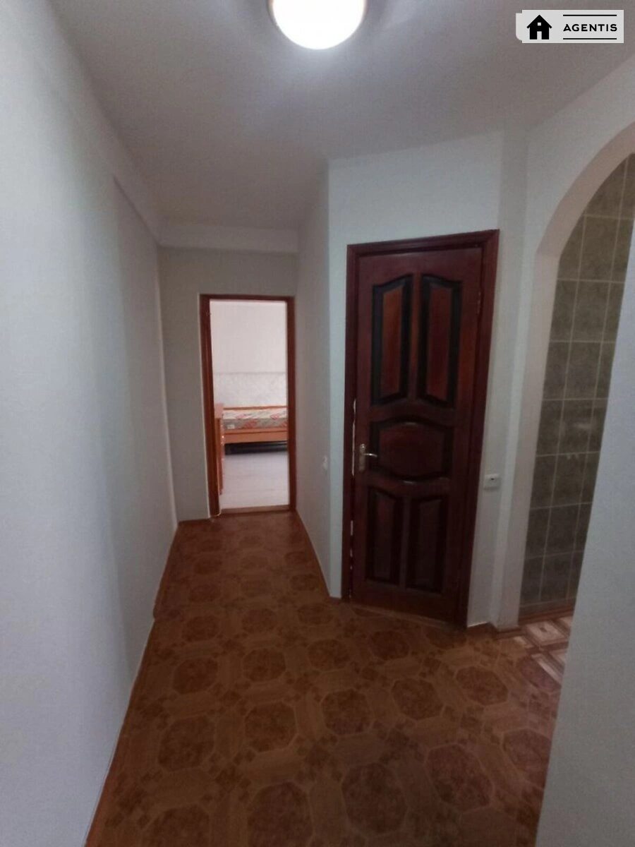 Здам квартиру 1 кімната, 32 m², 4 пов./9 поверхів. Правди, Київ. 