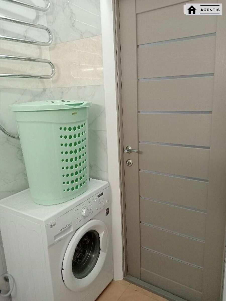 Здам квартиру 1 кімната, 30 m², 4 пов./11 поверхів. 19, Центральна вул., Київ. 