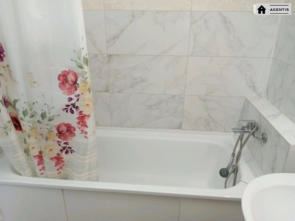 Здам квартиру 1 кімната, 30 m², 4 пов./11 поверхів. 19, Центральна вул., Київ. 