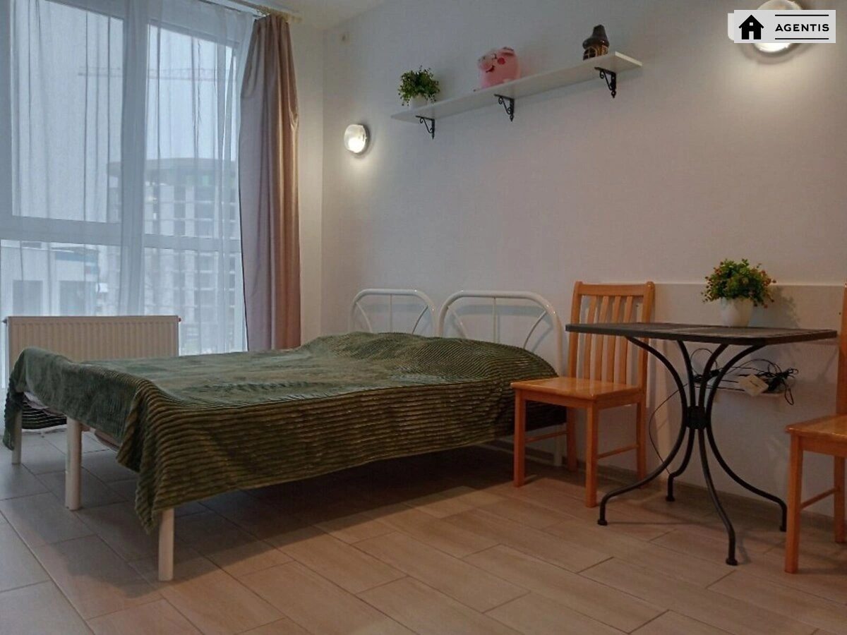 Apartment for rent 1 room, 30 m², 4th fl./11 floors. 19, Tsentralna vul., Kyiv. 