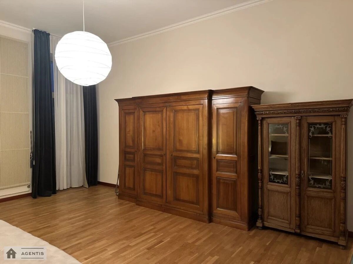 Apartment for rent 3 rooms, 107 m², 5th fl./7 floors. 6, Tarasivska 6, Kyiv. 