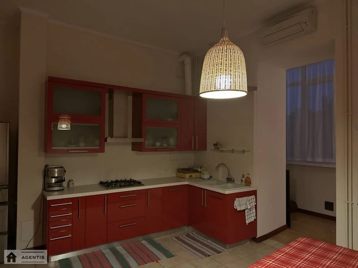 Apartment for rent 3 rooms, 107 m², 5th fl./7 floors. 6, Tarasivska 6, Kyiv. 