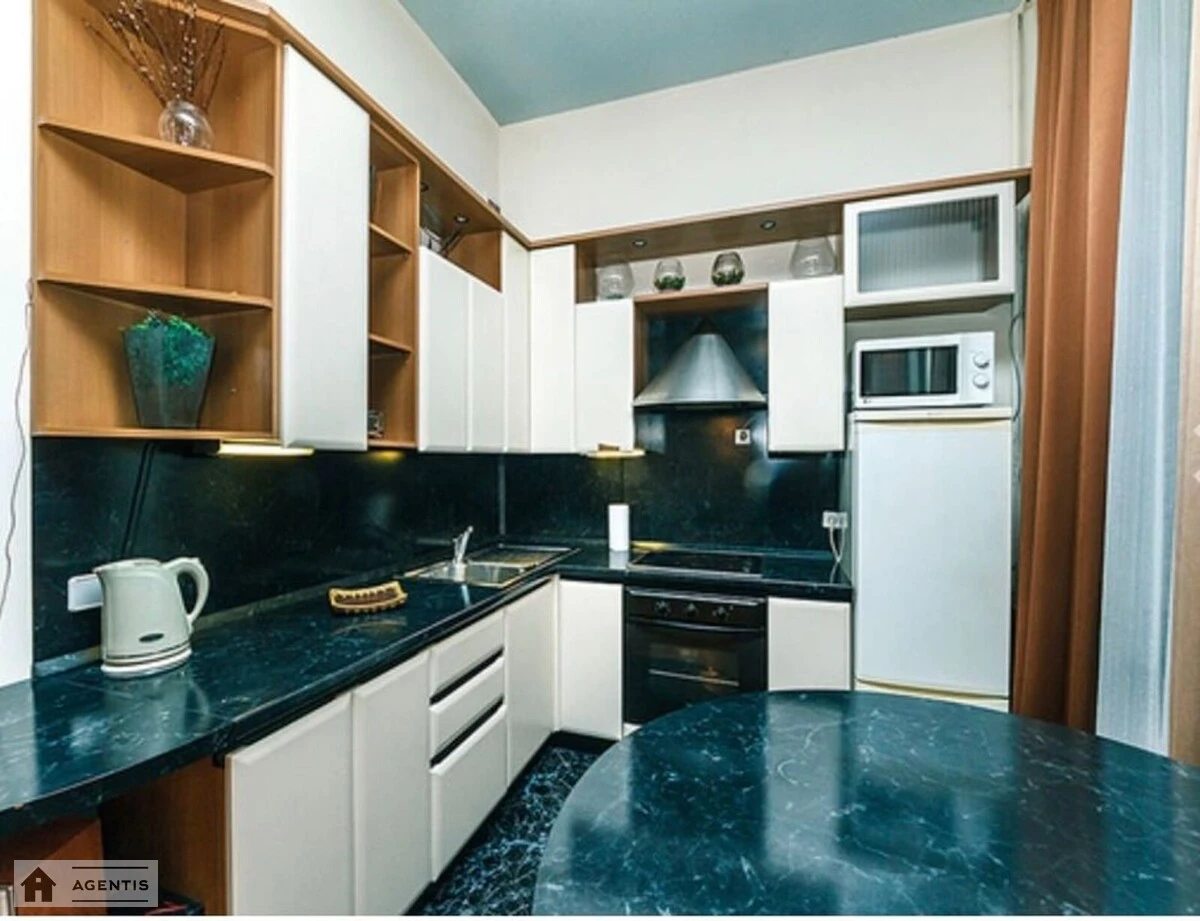 Apartment for rent 1 room, 45 m², 3rd fl./4 floors. 1, Rognidynska 1, Kyiv. 