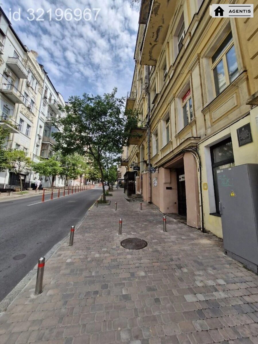 Apartment for rent 3 rooms, 110 m², 2nd fl./5 floors. Kostyolna 4, Kyiv. 