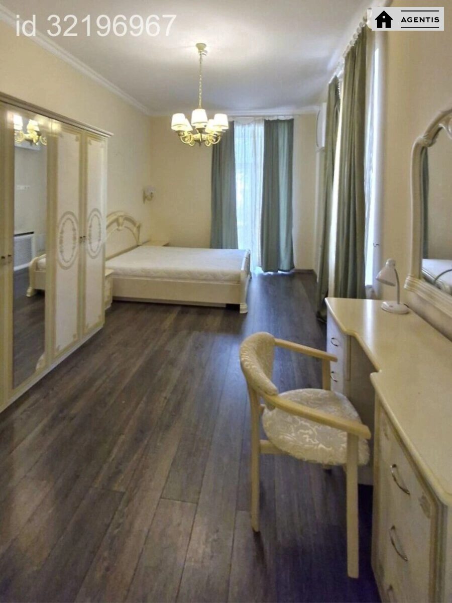 Apartment for rent 3 rooms, 110 m², 2nd fl./5 floors. Kostyolna 4, Kyiv. 