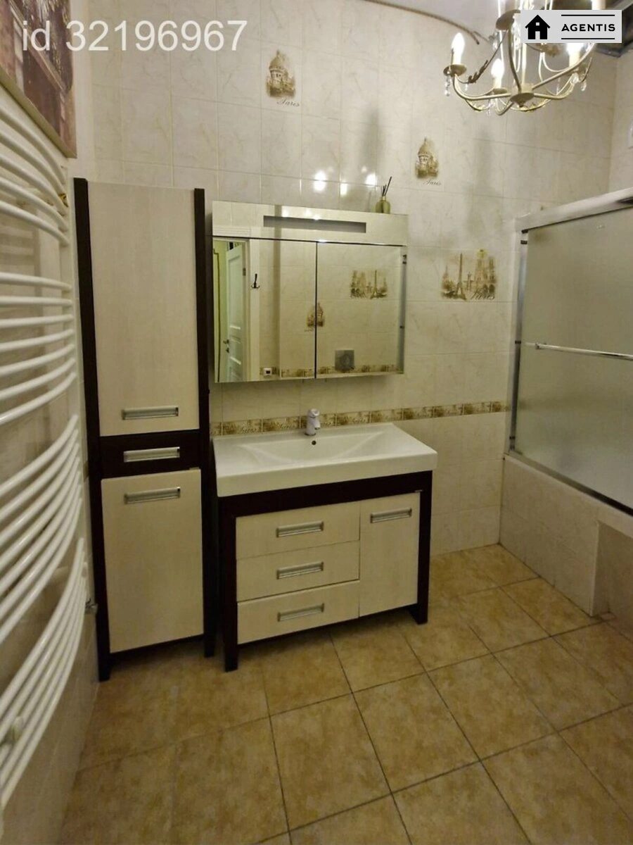 Apartment for rent 3 rooms, 110 m², 2nd fl./5 floors. Kostyolna 4, Kyiv. 