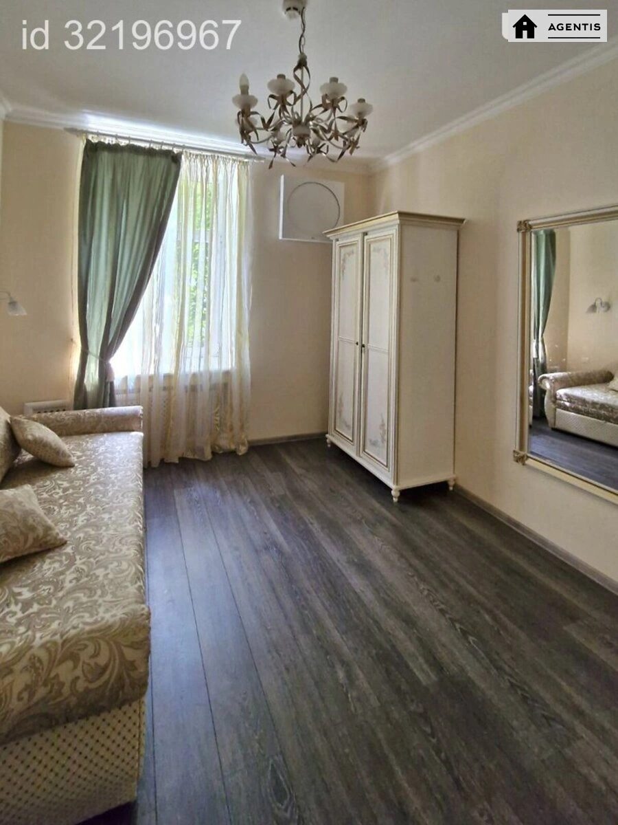 Apartment for rent 3 rooms, 110 m², 2nd fl./5 floors. Kostyolna 4, Kyiv. 