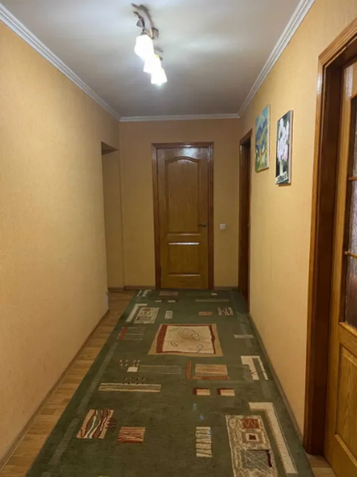 Продаж квартири 3 кімнати, 90 m², 4 пов./6 поверхів. Вишнівецького Д. б-р, Тернопіль. 