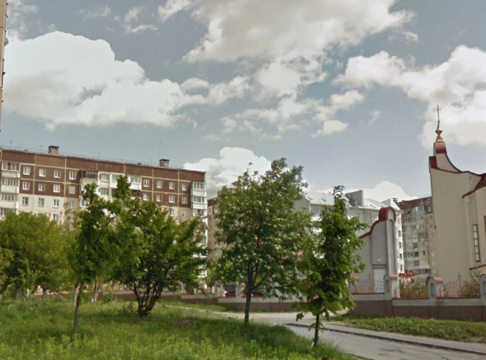 Apartments for sale. 3 rooms, 90 m², 4th floor/6 floors. Vyshnivetskoho D. b-r, Ternopil. 