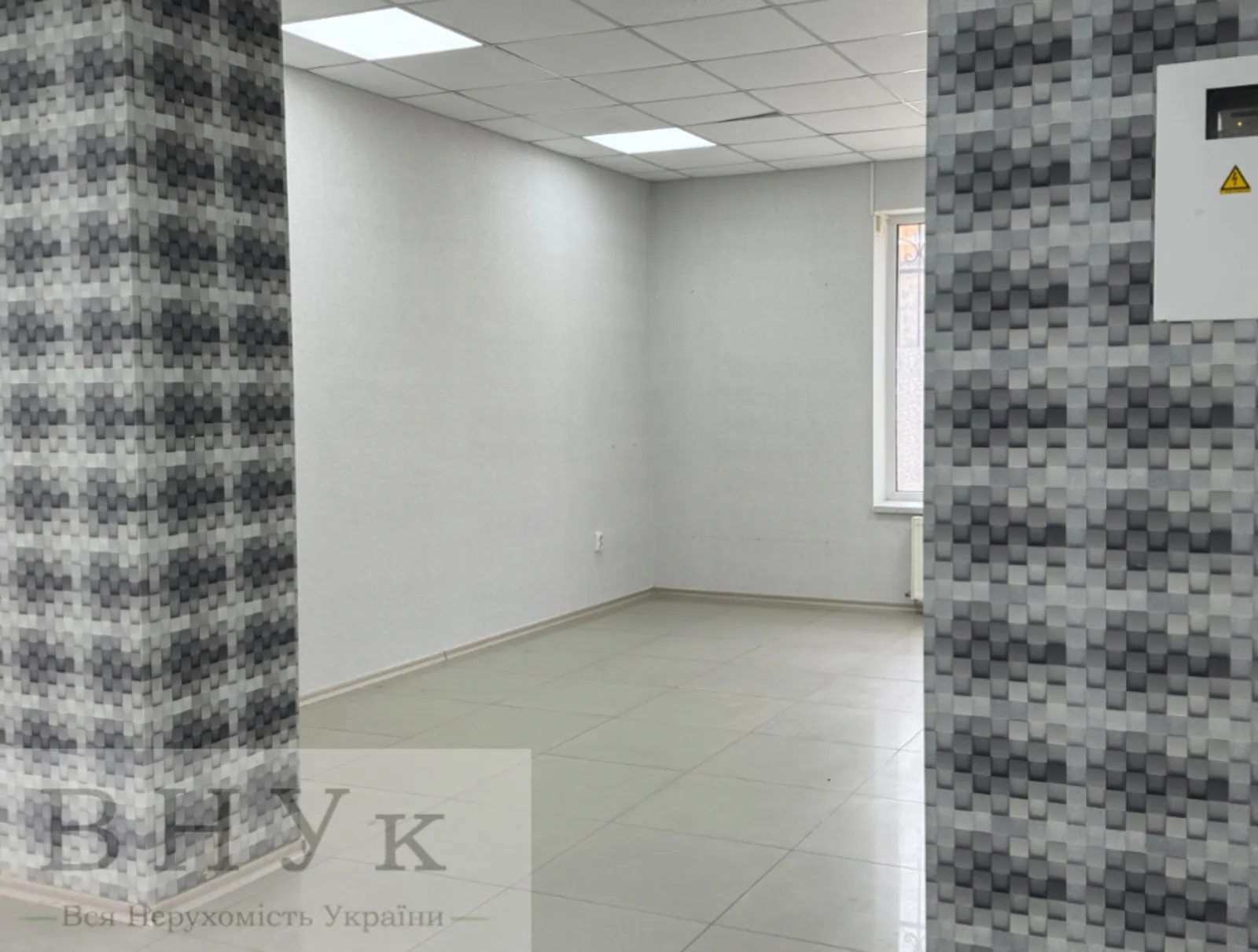 Продам нерухомість під комерцію 112 m², 1 пов./5 поверхів. Київська вул., Тернопіль. 