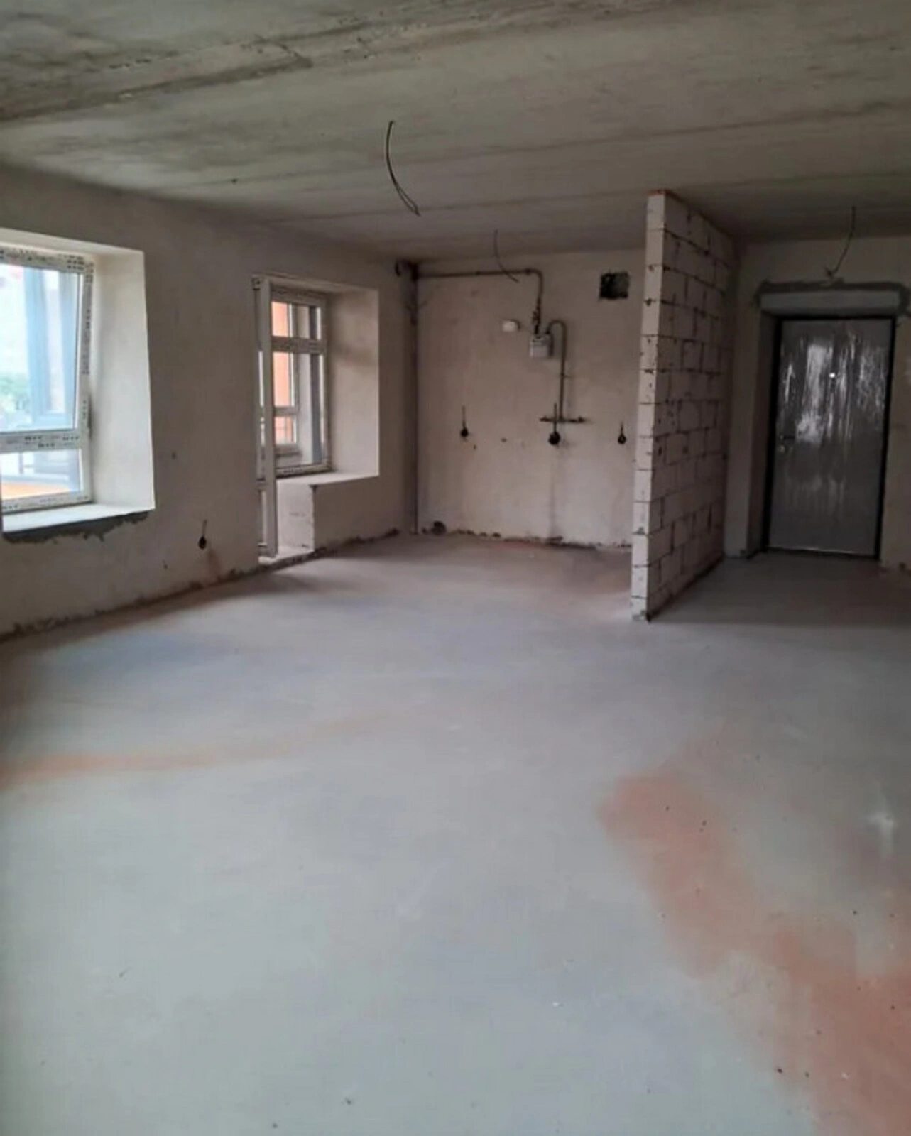Apartments for sale. 3 rooms, 82 m², 4th floor/10 floors. Tsentr, Ternopil. 