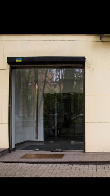 Commercial space for sale. 105 m², 1st floor/5 floors. Prospekt Karla Marksa, Dnipro. 